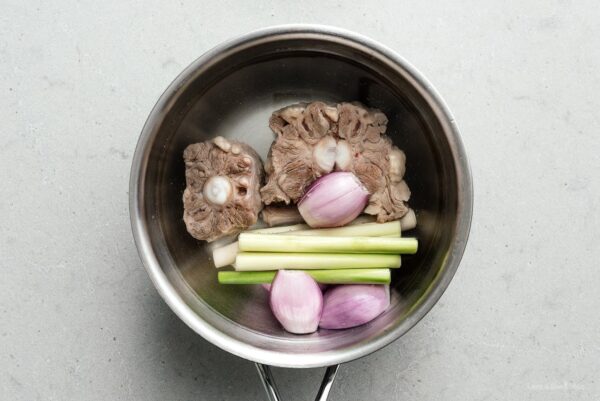 oxtail bun bo hue soup | www.iamafoodblog.com